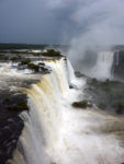 Res till Sydamerika och se vattenfallet Iguazu (Iguacu) i Argentina och Brasilien.