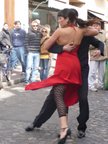 Res till Buenos Aires i Argentina och upplev förförande tango, eller res till sambans Rio de Janeiro i Brasilien.
