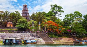 Resa till Vietnam Hue Thien Mu pagoda 