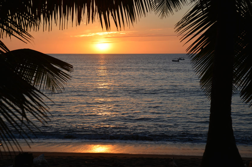 Resa till Costa Rica hotell Poor Man's Paradise solnedgång