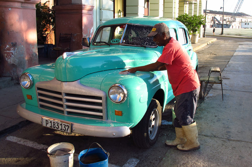 Resa till Kuba Havanna amerikanska 50-talsbilar